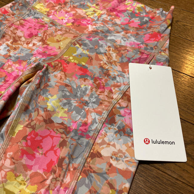 lululemon(ルルレモン)の【新品・未使用】lululemon レギンス サイズS レディースのパンツ(その他)の商品写真