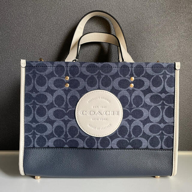 COACH(コーチ)のCOACH デンプシー　キャリオール　デニム　トートバッグ　未使用 レディースのバッグ(トートバッグ)の商品写真