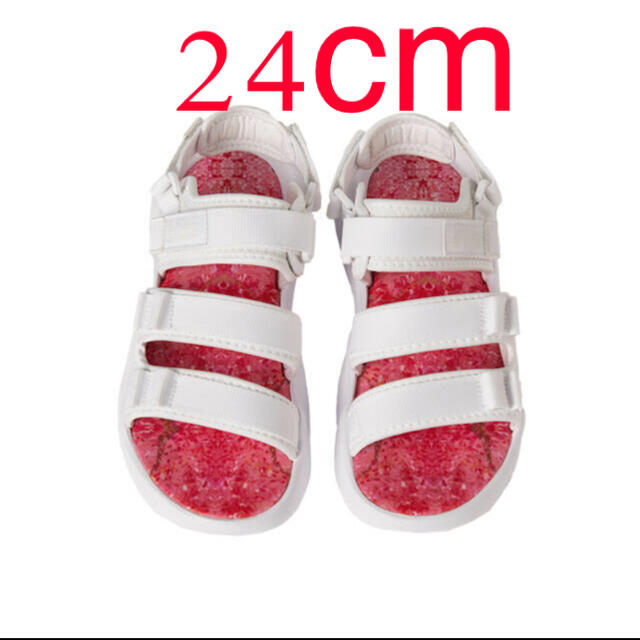 SMAP(スマップ)のJANTJE_ONTEMBAAR × asics サクラ　サンダル レディースの靴/シューズ(サンダル)の商品写真