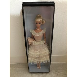 バービー(Barbie)のバービー人形(バービー人形は多分新品です箱に痛みございます)(ぬいぐるみ/人形)