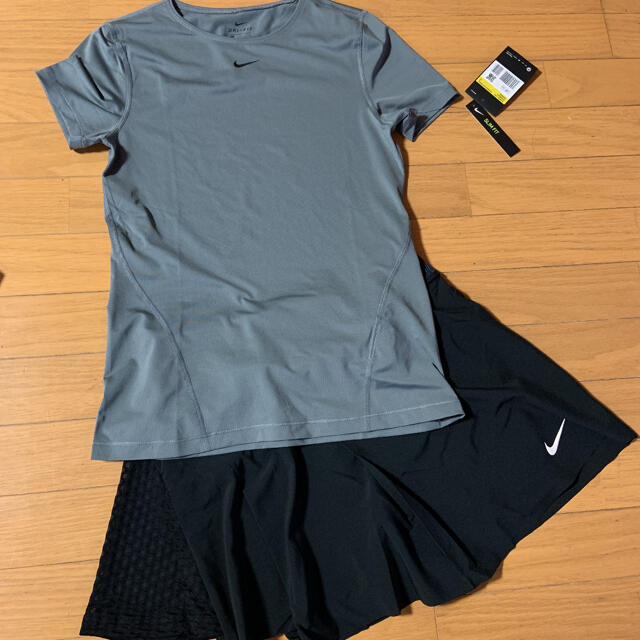 NIKE - ナイキ 新作 海外輸入 トップススコートセットの通販 by ひよこ