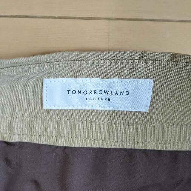 TOMORROWLAND(トゥモローランド)のTOMORROWLAND ベージュスカート レディースのスカート(ロングスカート)の商品写真