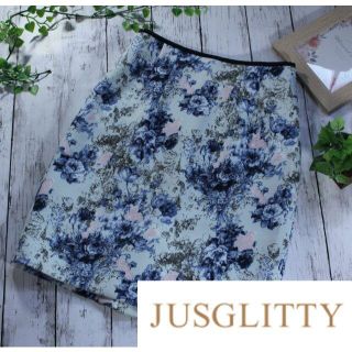 ジャスグリッティー(JUSGLITTY)のタイトスカート 夏 ブルー 花柄 ジャスグリッティー JUSGLITTY《美品》(ミニスカート)