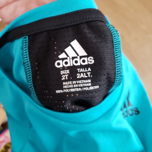 adidas(アディダス)のadidas　Tシャツ キッズ/ベビー/マタニティのキッズ服男の子用(90cm~)(Tシャツ/カットソー)の商品写真