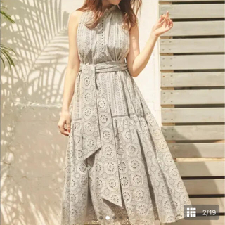 スナイデル(SNIDEL)のHerlipto Lace-trimmed Belted Dress sageS(ロングワンピース/マキシワンピース)