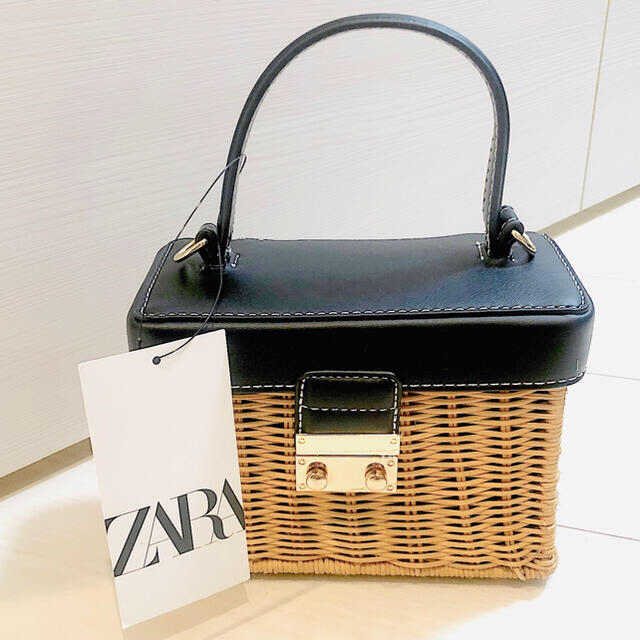 ZARA(ザラ)のZARA♡ ハンドルウォーブンミノディエール レディースのバッグ(ショルダーバッグ)の商品写真