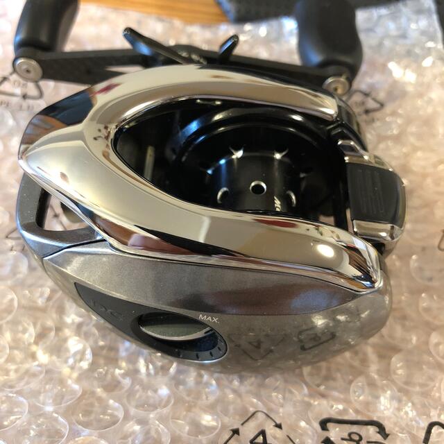 SHIMANO(シマノ)の極美品！シマノ 16アンタレスDC HG 右巻きZPIパワーハンドル未記入保証書 スポーツ/アウトドアのフィッシング(リール)の商品写真