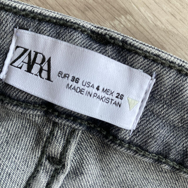 ZARA(ザラ)のZARA スキニー　グレーデニム レディースのパンツ(デニム/ジーンズ)の商品写真
