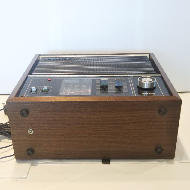 SANYO - SANYOサンヨーテーブルラジオ、FMテーブル10F-B56、作動 SANYO - SANYOサンヨーテーブルラジオ、FMテーブル10F-B56、作動