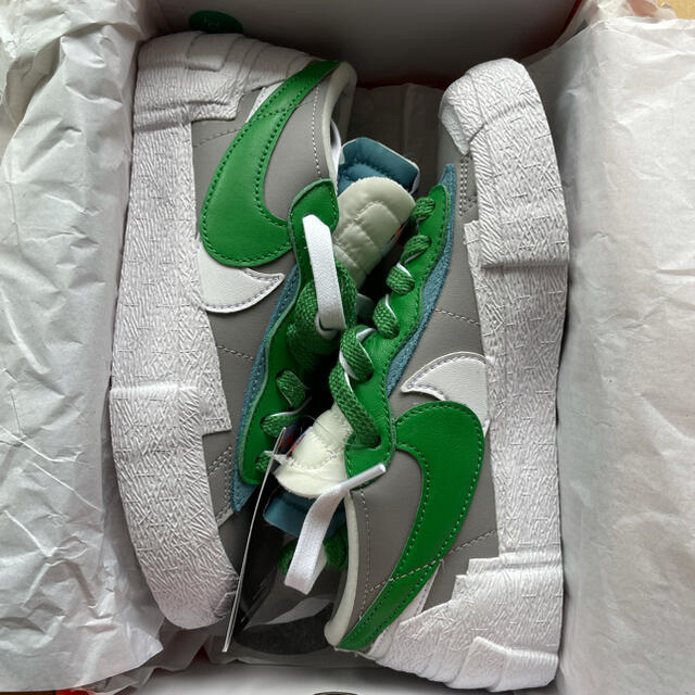 NIKE(ナイキ)のSACAI × NIKE BLAZER LOW ClassicGreen23cm レディースの靴/シューズ(スニーカー)の商品写真