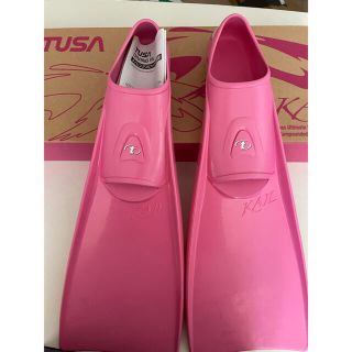 ツサ(TUSA)のTUSA カイルフィン　ピンク　M 新品未使用品(マリン/スイミング)