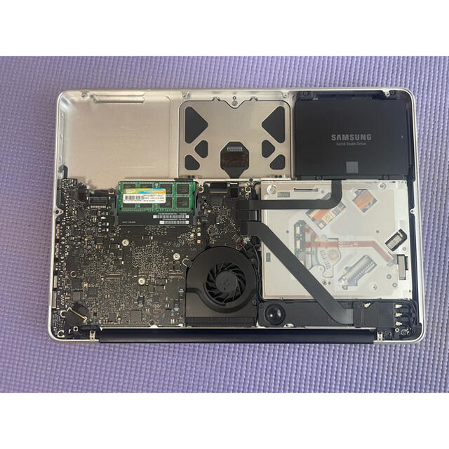 Macbook pro 2011 early 13インチ　ジャンク扱い 3