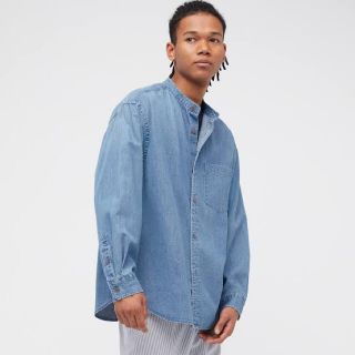 ユニクロ(UNIQLO)のデニムオーバーサイズスタンドカラーシャツ(シャツ)