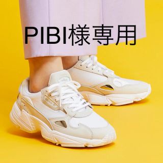 新品adidas falcon w27cm