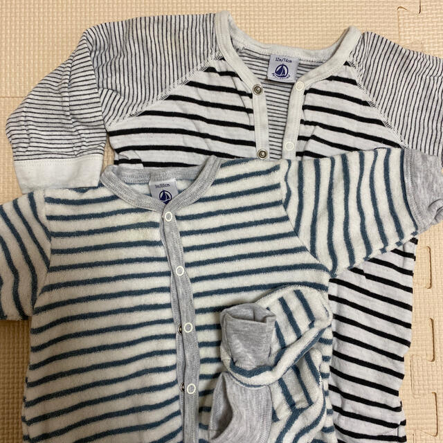 PETIT BATEAU(プチバトー)のまとめ売り！プチバトーロンパース2枚セット 60センチ70センチ キッズ/ベビー/マタニティのベビー服(~85cm)(ロンパース)の商品写真