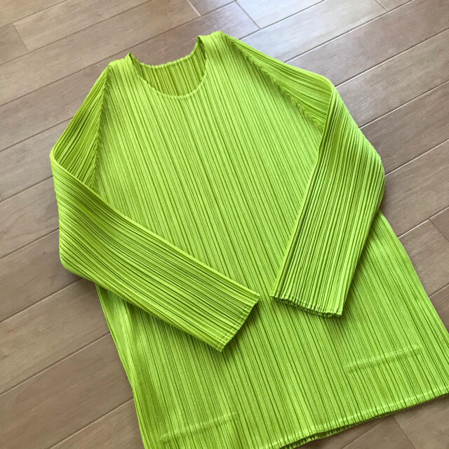 PLEATS PLEASE ISSEY MIYAKE(プリーツプリーズイッセイミヤケ)の試着のみ　ラグランスリーブシャツ レディースのトップス(シャツ/ブラウス(長袖/七分))の商品写真