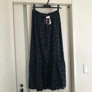 ユニクロ(UNIQLO)の新品タグ付き　UNIQLO ANNA SUI ロングスカート　M(ロングスカート)