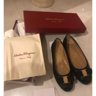 フェラガモ RUFINA 7M Ferragamo Rufina フラット |