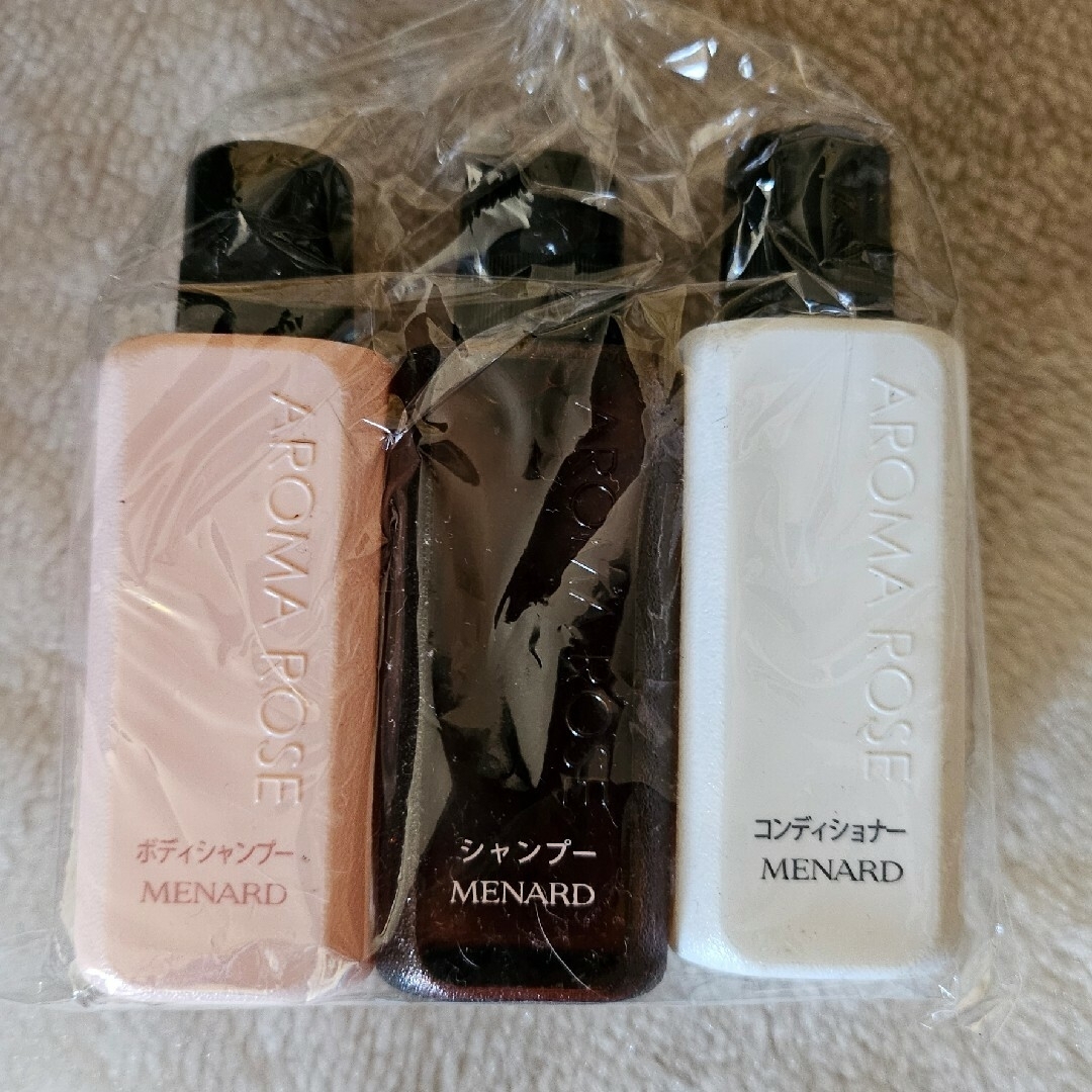 MIKIMOTO COSMETICS(ミキモトコスメティックス)のアメニティミニボトル4種✕3本★ミキモト・メナード・ポーラ・ハワイアントロピック コスメ/美容のキット/セット(サンプル/トライアルキット)の商品写真