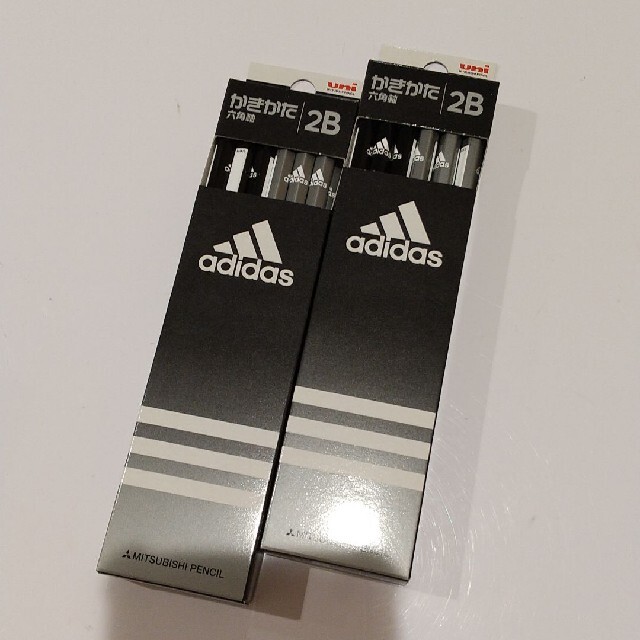 adidas(アディダス)の【匿名配送】アディダス adidas かきかた えんぴつ 鉛筆 ２B ２ダース エンタメ/ホビーのアート用品(鉛筆)の商品写真