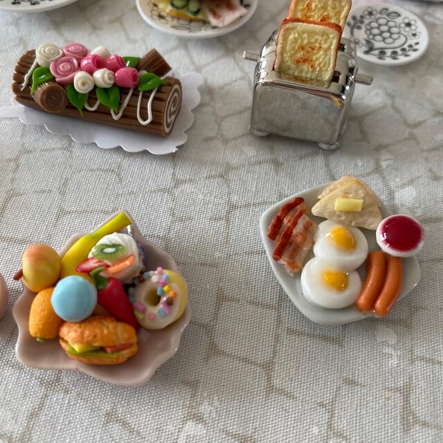 人気リーメント食器とミニチュアフード ハンドメイドのおもちゃ(ミニチュア)の商品写真