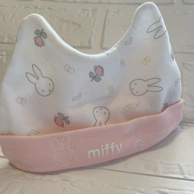 miffy ミッフィー ベビー コットン帽子 新生児  美品 キッズ/ベビー/マタニティのこども用ファッション小物(帽子)の商品写真