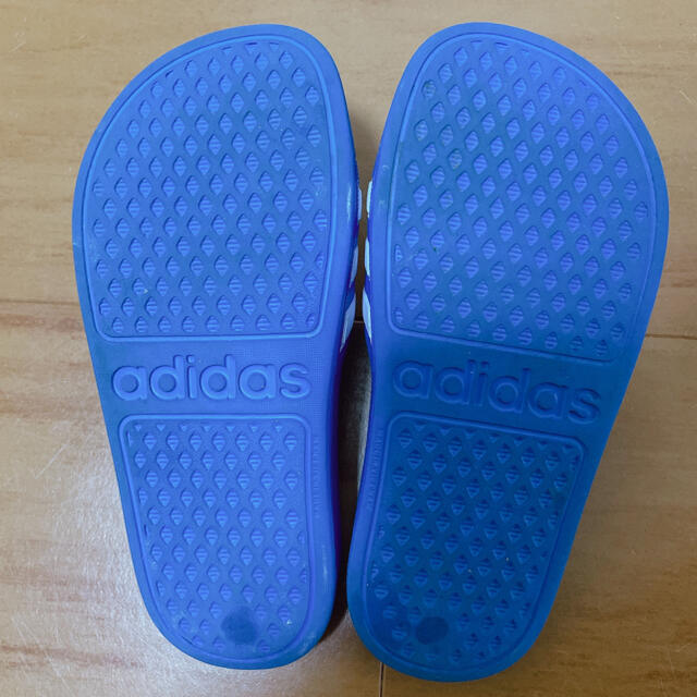 adidas(アディダス)のadidas👦👧KIDSサンダル 18cm🍕 キッズ/ベビー/マタニティのキッズ靴/シューズ(15cm~)(サンダル)の商品写真