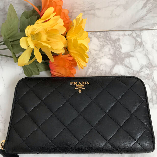 【新品未使用】値下げしました！　PRADA プラダ　ラウンドファスナー　長財布