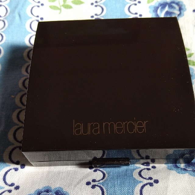 laura mercier(ローラメルシエ)のローラメルシエ　ベイクドパウダー　ハイライト　01 コスメ/美容のベースメイク/化粧品(フェイスパウダー)の商品写真