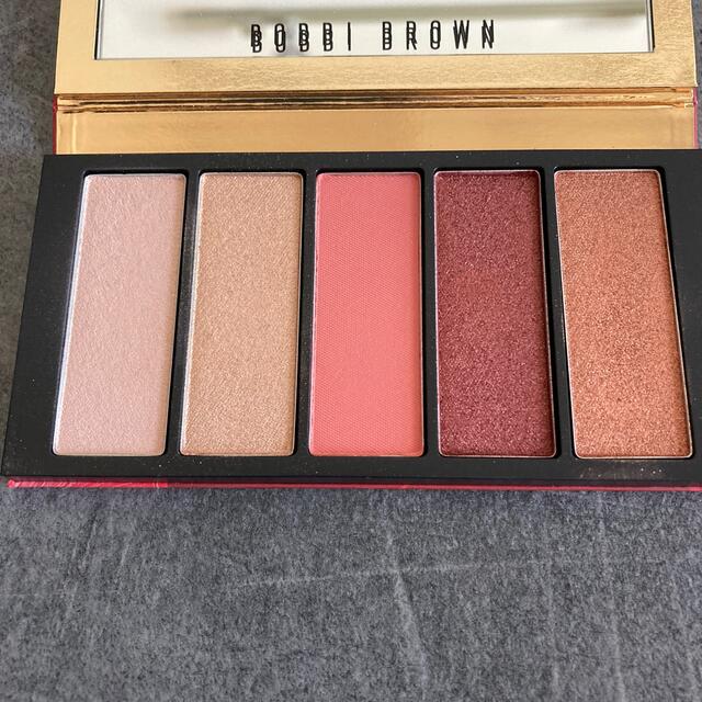 BOBBI BROWN(ボビイブラウン)のBOBBI BROWN ボビイブラウン限定品 ストロークオブラックアイパレット コスメ/美容のベースメイク/化粧品(アイシャドウ)の商品写真