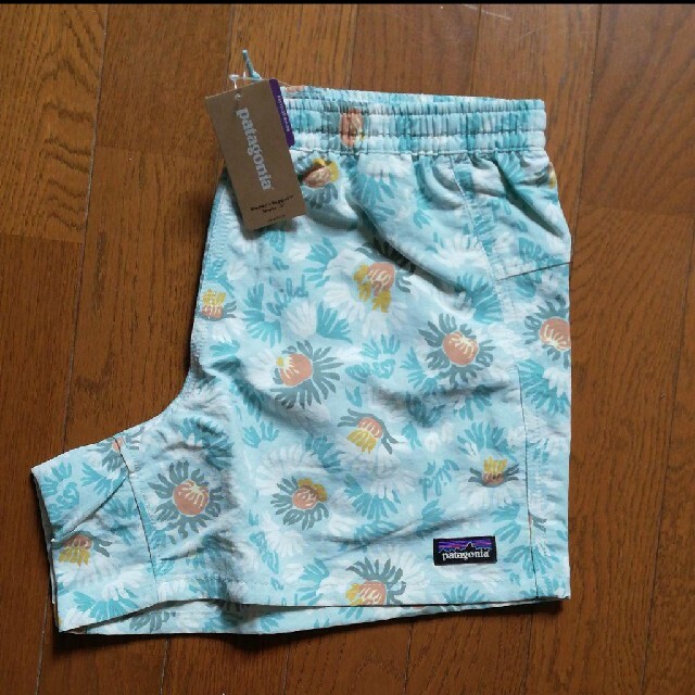 patagonia(パタゴニア)のパタゴニア バギーズ ウィメンズ 花柄 レディースのパンツ(ショートパンツ)の商品写真