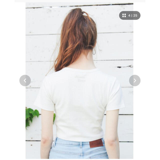 ALEXIA STAM(アリシアスタン)のButterfly Embroidery Tee White オンライン 完売品 レディースのトップス(Tシャツ(半袖/袖なし))の商品写真