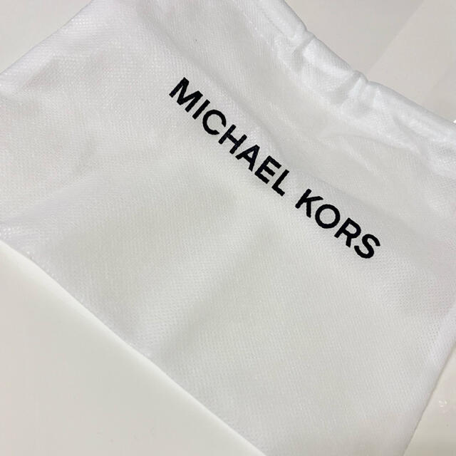 Michael Kors(マイケルコース)の《激安》MICHAEL KORS 2つ折り財布 レディースのファッション小物(財布)の商品写真