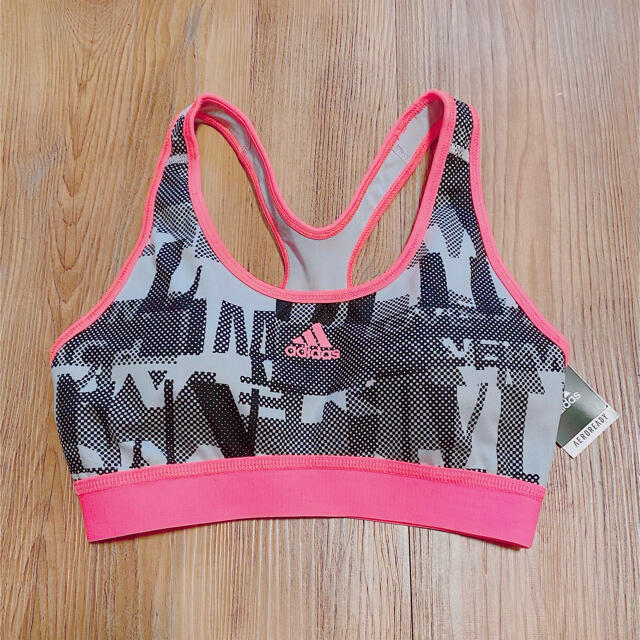 adidasブラトップ