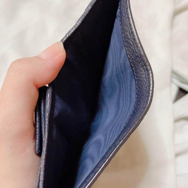 miumiu 二つ折り財布(箱・紙袋付き)の通販 by am's shop｜ミュウミュウならラクマ - miumiu セール低価