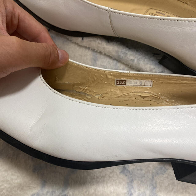 パンプス ホワイト レディースの靴/シューズ(ハイヒール/パンプス)の商品写真