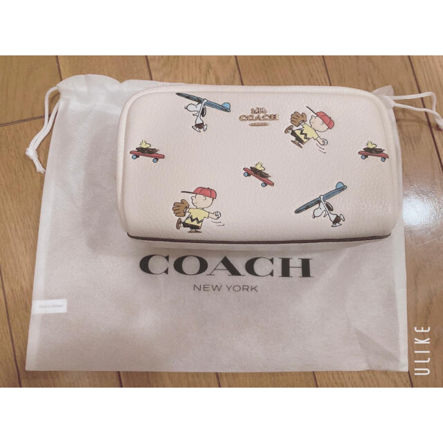 COACH×スヌーピー ポーチ