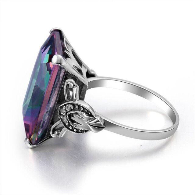 七色に綺麗に輝く指輪リング　 レディースのアクセサリー(リング(指輪))の商品写真