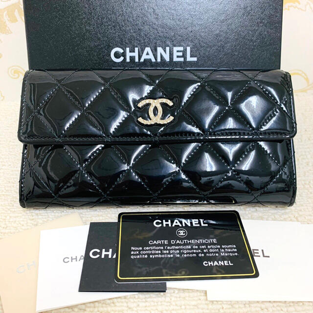 CHANEL(シャネル)の✴︎専用✴︎     CHANEL　エナメル　ブリリアント　ココマーク　長財布 レディースのファッション小物(財布)の商品写真