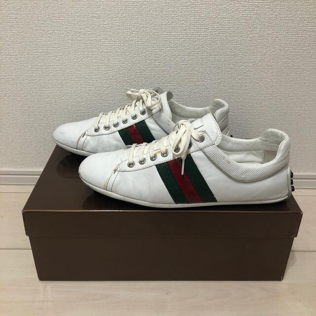 Gucci(グッチ)のグッチ　ホワイト　ドライビングシューズ　スニーカー　美品 メンズの靴/シューズ(スニーカー)の商品写真