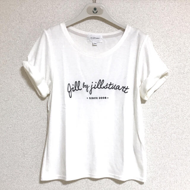 JILL by JILLSTUART(ジルバイジルスチュアート)の【美品♡*】ジルバイ☆白 JJ-LOGOS ロゴ刺繍リボン袖 Tシャツ レディースのトップス(Tシャツ(半袖/袖なし))の商品写真