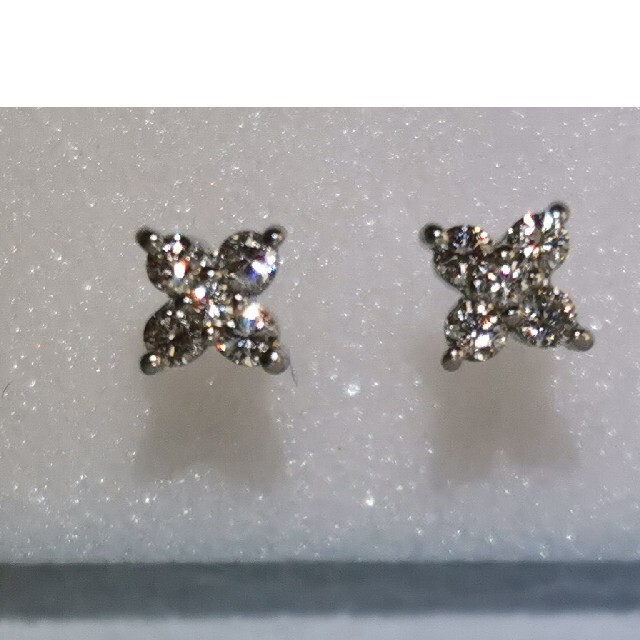 Pt900　プラチナ　天然ダイヤ0.14ct　ピアス　フラワー