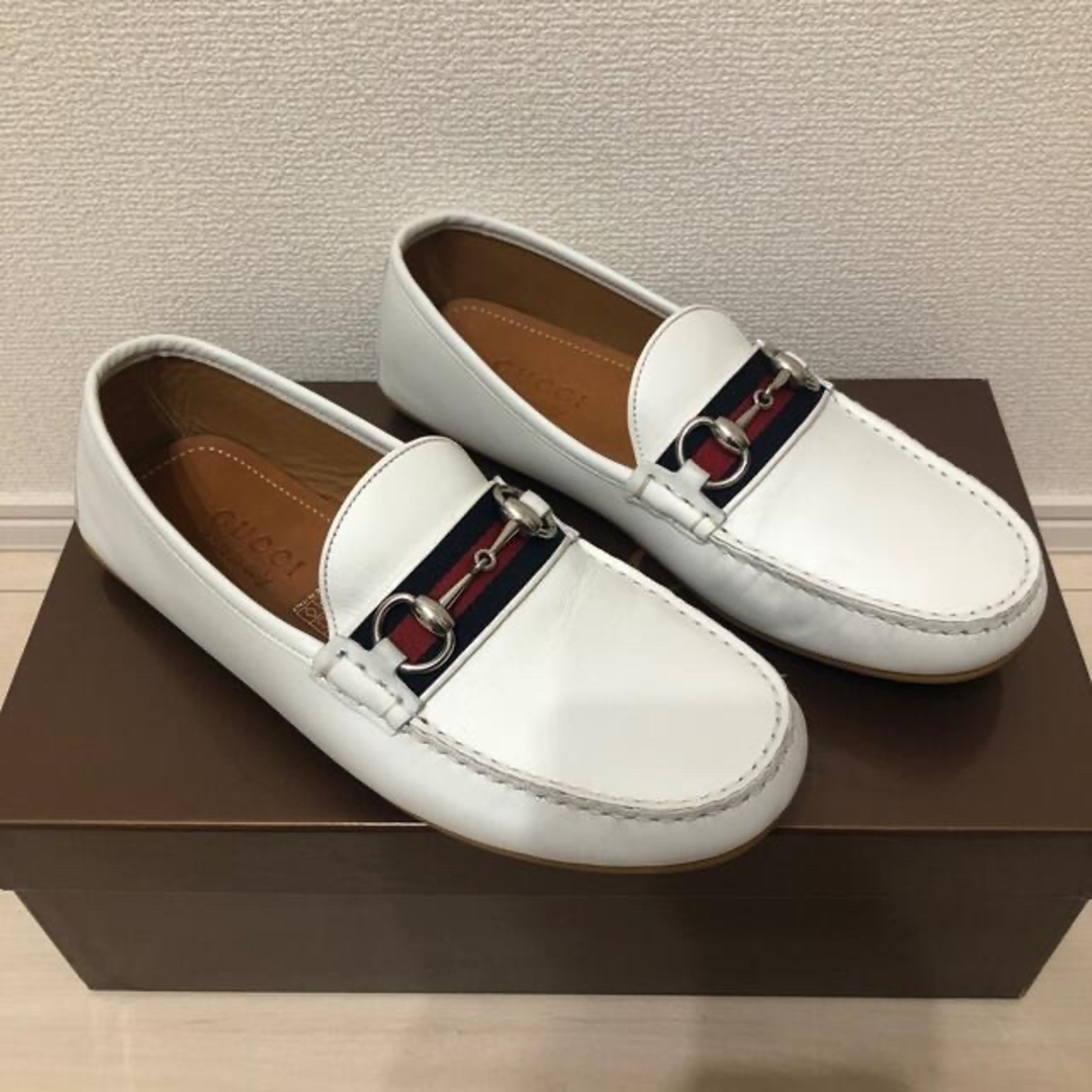 GUCCI - グッチ ホワイト ローファー ドライビングシューズ 美品 GUCCI - グッチ ホワイト ローファー ドライビングシューズ 美品