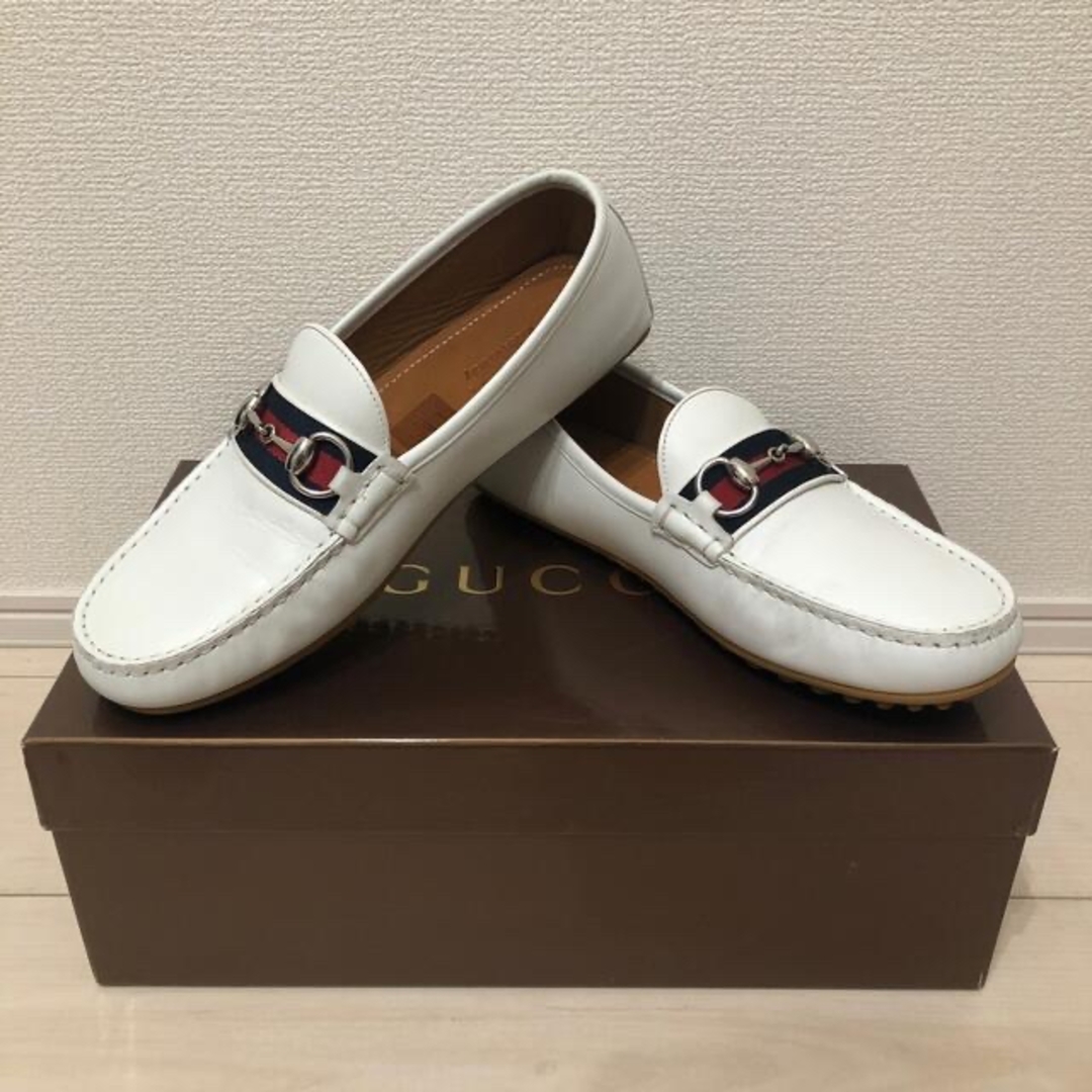 GUCCI - グッチ ホワイト ローファー ドライビングシューズ 美品 GUCCI - グッチ ホワイト ローファー ドライビングシューズ 美品