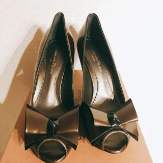 ジャンヴィットロッシ(Gianvito Rossi)のGIANVITO ROSSI リボンパンプス(ハイヒール/パンプス)