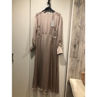 新品サテンワンピース(ロングワンピース/マキシワンピース)