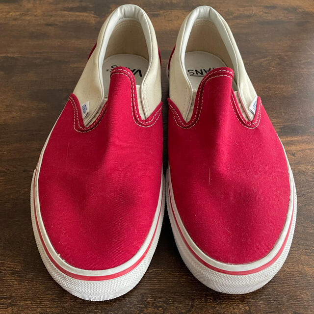 VANS(ヴァンズ)のVANS バンズ ヴァンズ　スリッポン slip-on  赤 チェッカーソール メンズの靴/シューズ(スニーカー)の商品写真