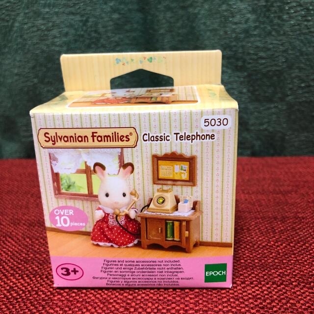 EPOCH(エポック)のシルバニアファミリー　ホームパーティーセット　電話台　二段ベッド キッズ/ベビー/マタニティのおもちゃ(ぬいぐるみ/人形)の商品写真