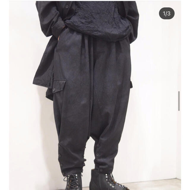 Yohji Yamamoto(ヨウジヤマモト)のyohji yamamoto 20aw ムラ染裾ボタンパンツ メンズのパンツ(その他)の商品写真