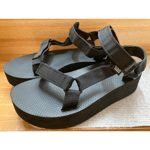 Teva(テバ)の【Teva】サンダル　BLACK   Ｌサイズ　美品 レディースの靴/シューズ(サンダル)の商品写真